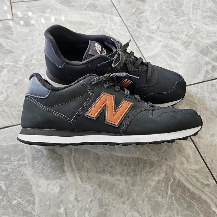 Nego Preloved sepatu new balance NB 500 warna hitam ukuran 44
