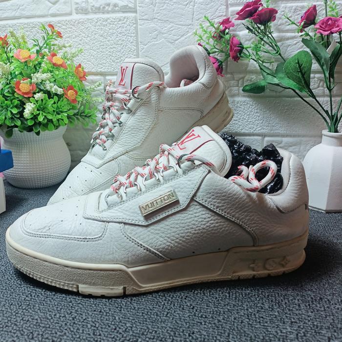 sepatu second kulit putih