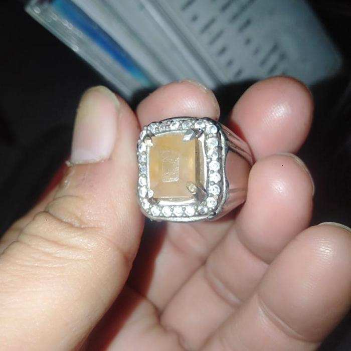 yellow safir memo IG lab alpaka