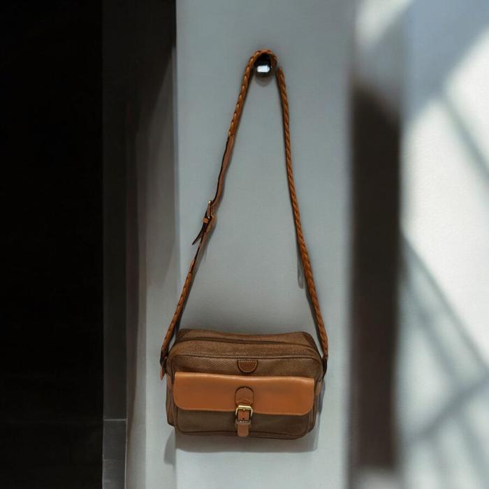 Preloved tas selempang kulit pari