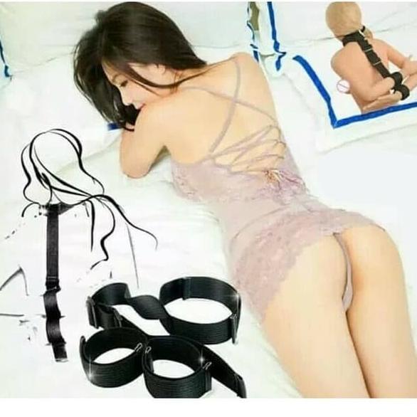 READY STOCK lingerie sleepwear - BDSM - bondage set neck hand cuff