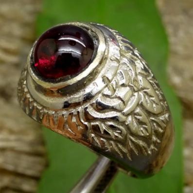 Cincin Mustika Merah De lima Era Majapahit Tuah Energi Kasepuhan Aura Karismatik Kemakmuran dan Perl