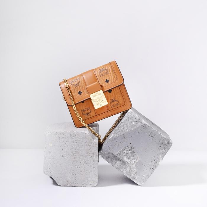 MCM Mini Tracy Wallet on Chain WOC in Cognac Visetos Leather