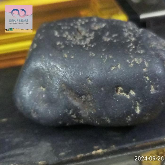 Penggalan batu tua  besi kursani serat meteorite Code BS_KRSTTN_02
