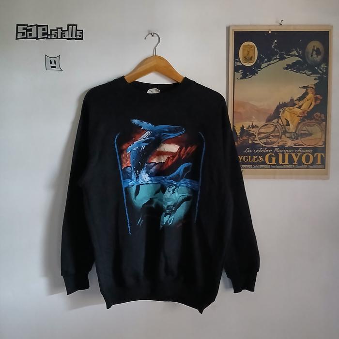 Vintage 3D Emblem Whale Crewneck