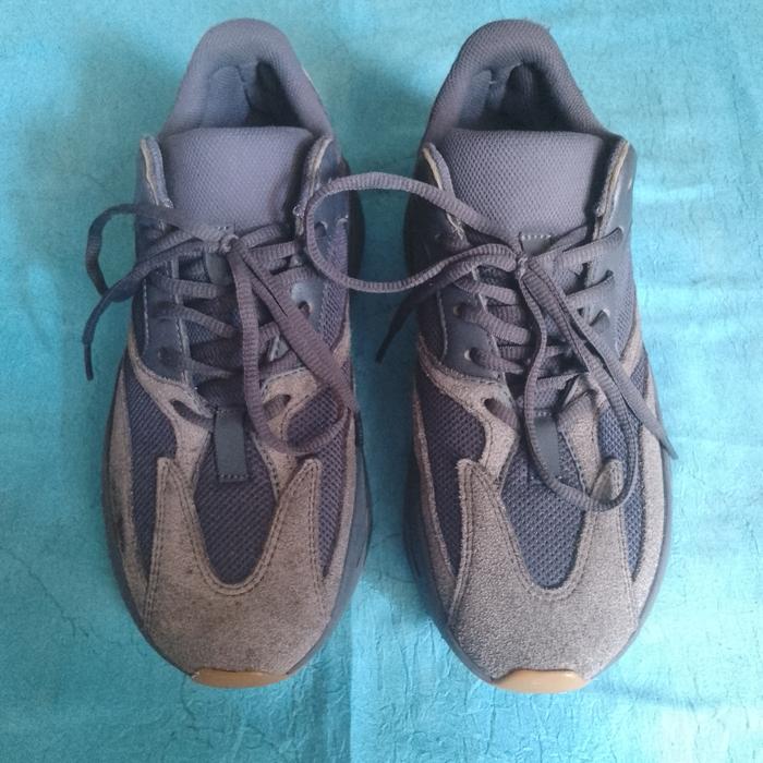 Yeezy 700 second pemakaian
