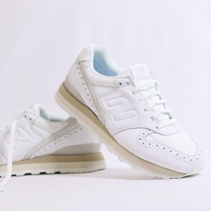 Sepatu Wanita New Balance 996 V2 Tassel Leather White Original