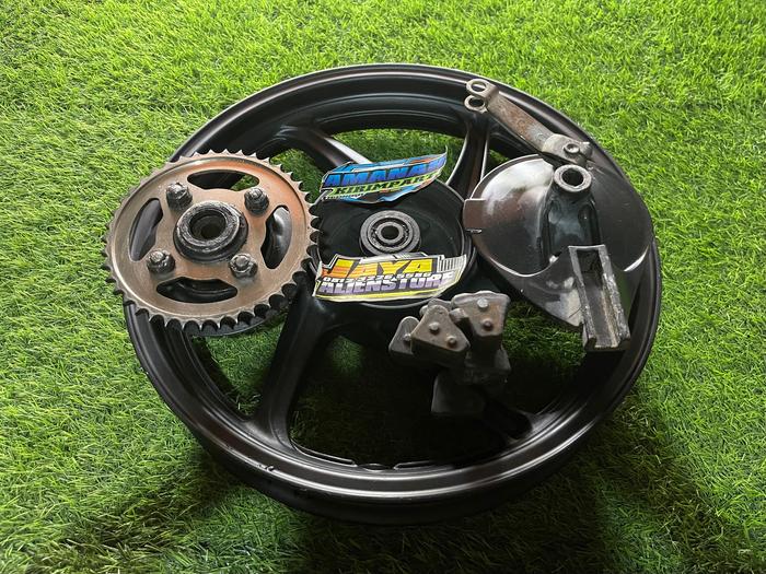 Velg Verza Belakang Original Set Tutup Kampas Dan Nap gear