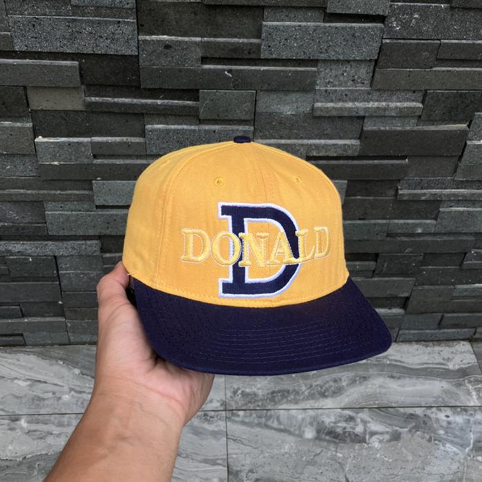Vintage 90s Disney Donal Duck Snapback Hat
