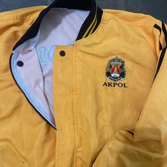 Menjual Jaket Training Taruna Akpol Second