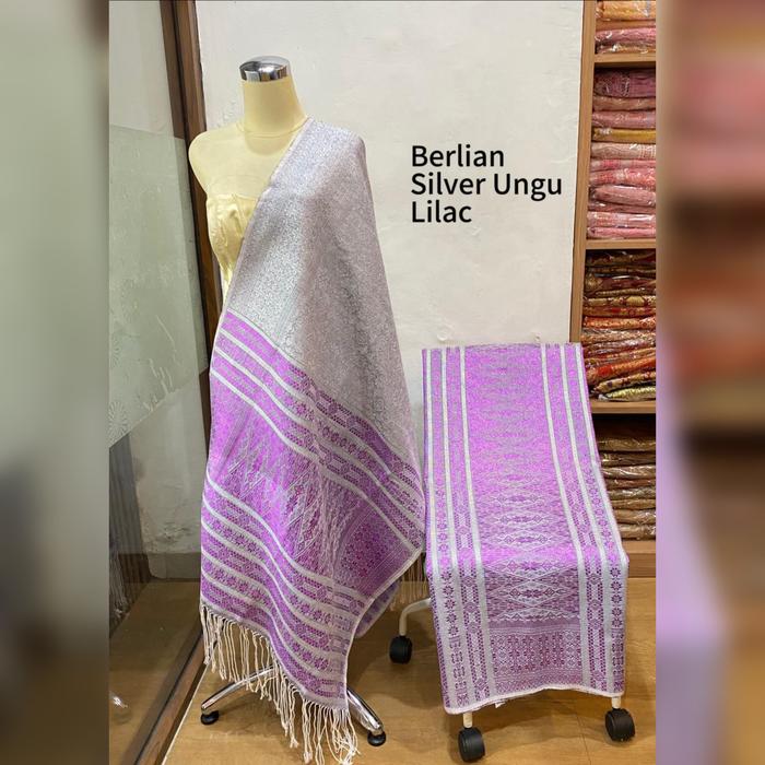 Songket Tumtuman Tanpa Sambungan Benang Full Benang Berlian Warna Ungu Marun Silver