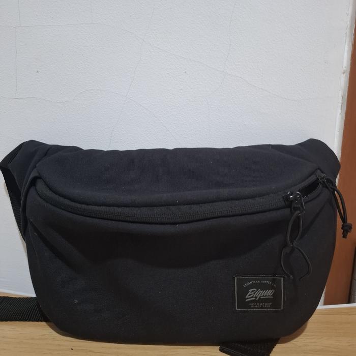Tas Selempang Pria | Bigmo Essential Supply Co.| Bekas | Hitam