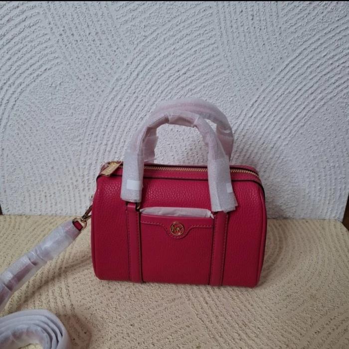 tas wanita mk travel small duffle crossbody electric pink original