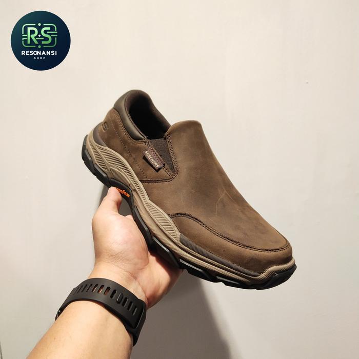 SEPATU PRIA TERBARU SKECHERS ORIGINAL SLIP ON RESPECTED COKLAT EMPUK