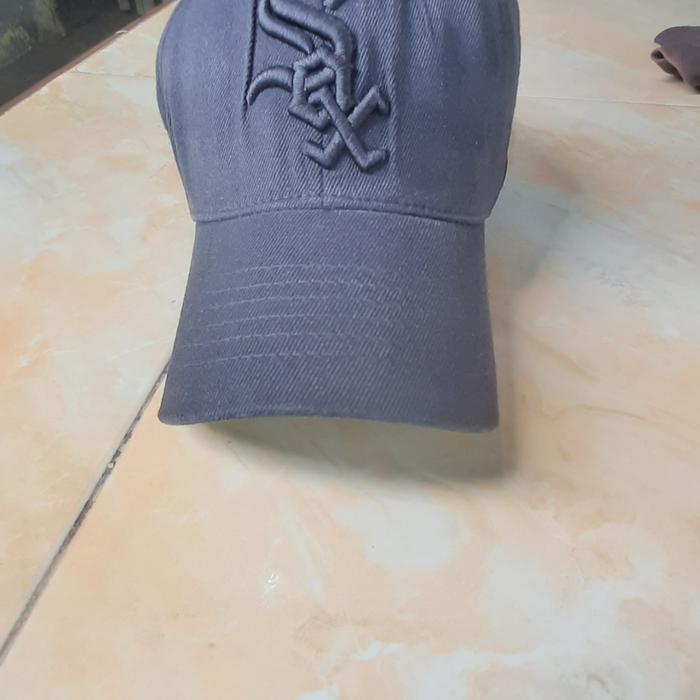 topi second logo inisial sox