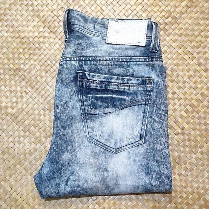 Celana pendek pria Nearby Jeans celana pendek cowok
