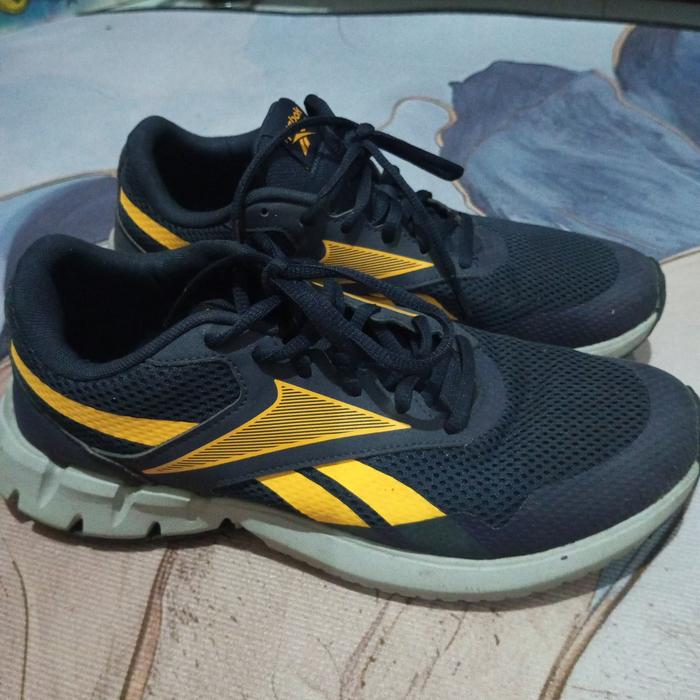 Sepatu Branded Reebok Ori Size 41 (Second)
