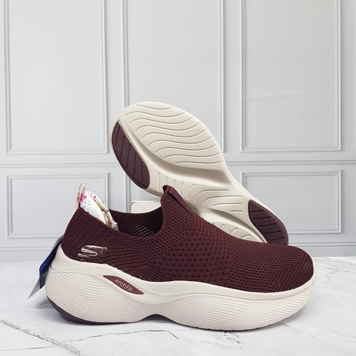 SKECHERS ARCH FIT INFINITY/SEPATU SLIP ON WANITA/SEPATU SKECHERS ARCH FIT INFINITY
