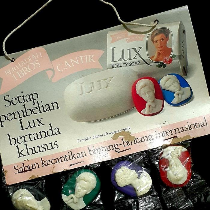 Pin Bros Baju Jadul Sabun LUX
