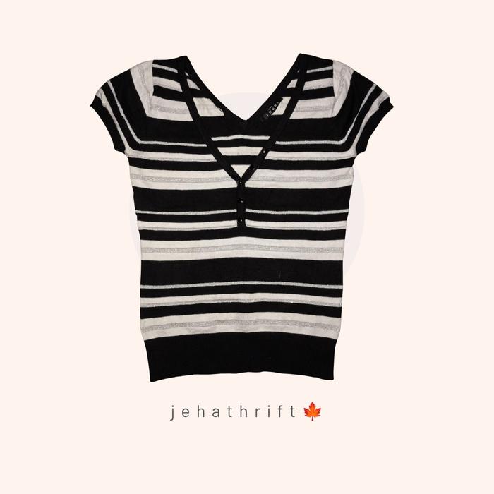 Thrift blouse crop salur brand INGNI