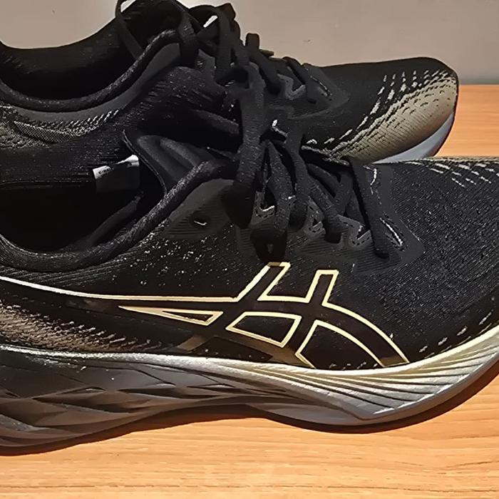 Asics NOVABLAST 4 PLATINUM