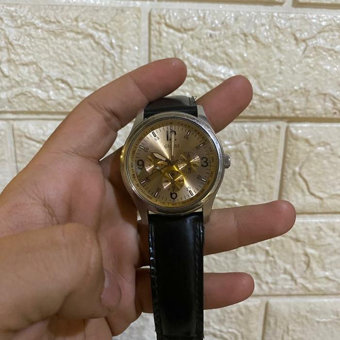 Jam tangan pria Guess steel second
