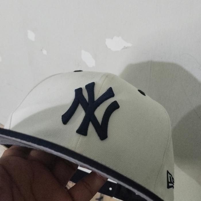 topi new era original bekas