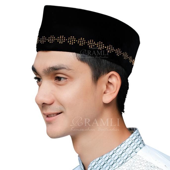 Ramli Peci Songkok Lukis Camry Ac Tinggi 9