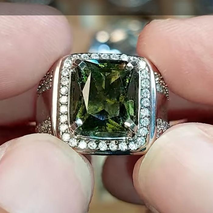 Natural Moldavite 6 ct no Treatment Memo GRI