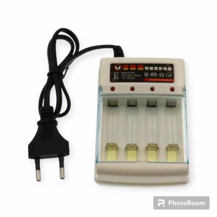 CASAN BATRE BS2015-804 CASAN BATRE 4 SLOT CHARGER BATRE AA AAA 1,2V