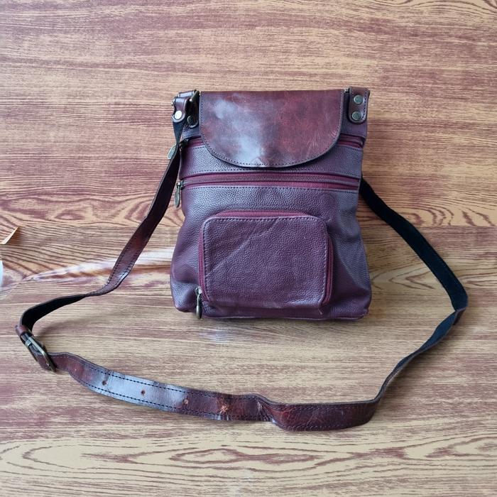 TAS SLING KULIT ASLI WANITA APPLE SECOND IMPORT / TAS SELEMPANG KECIL WANITA KULIT ASLI MAROON