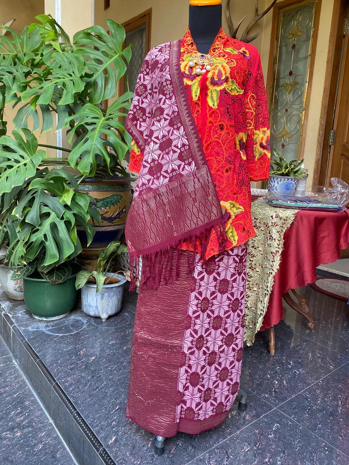 SONGKET TENUN BALI KOMBINASI BENANG MAS