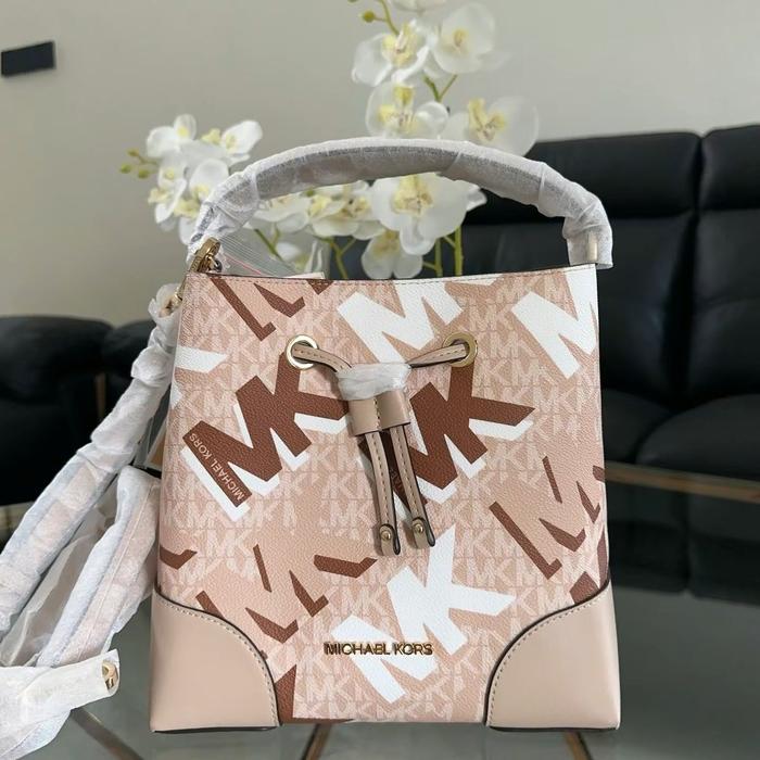 TAS MK MERCER MEDIUM BUCKET BAG