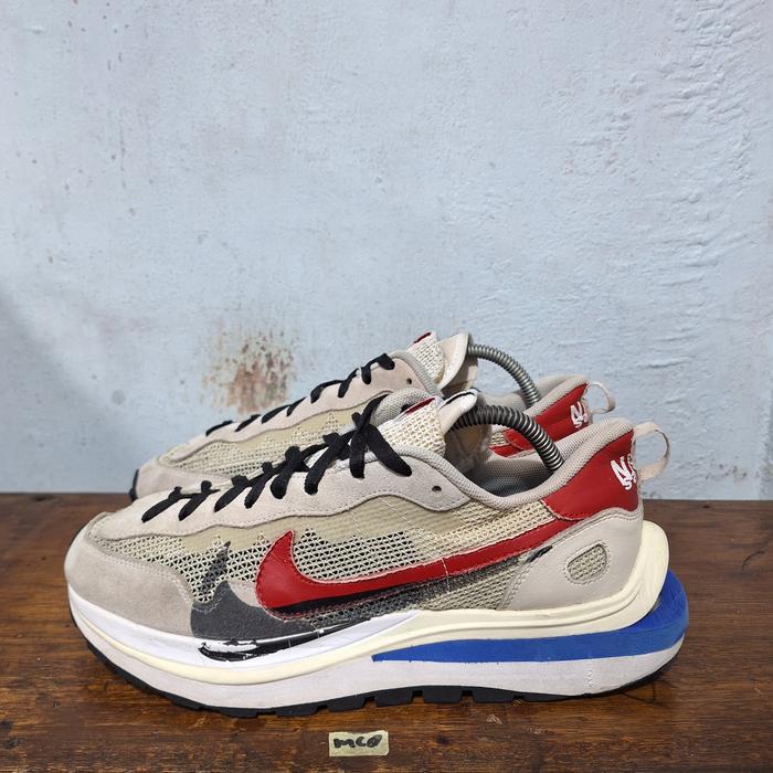 Sepatu second branded Nike sacai wafle size 42