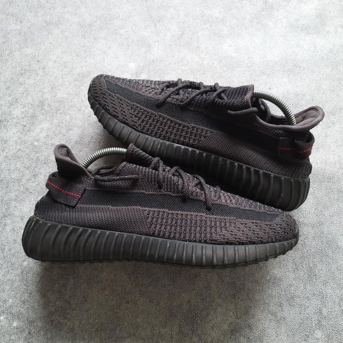 Sepatu Sneakers Adidas Yezzy Static Black Second Size 43