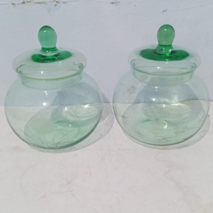 Pajangan toples antik bahan kaca kristal ukir grafir warna jamrud
