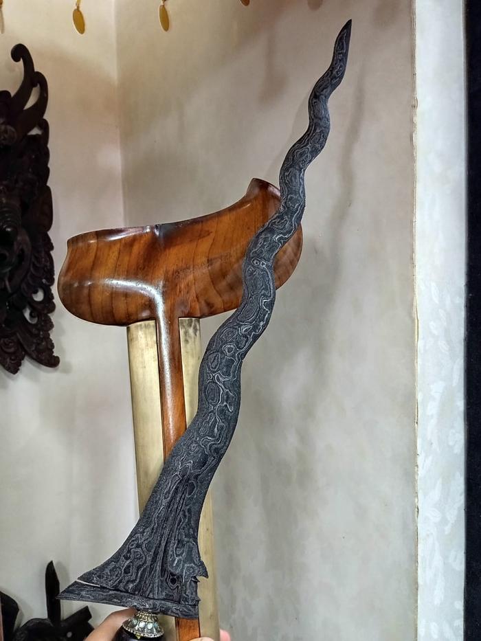 Keris sepuh sabuk inten pamor uler lulut