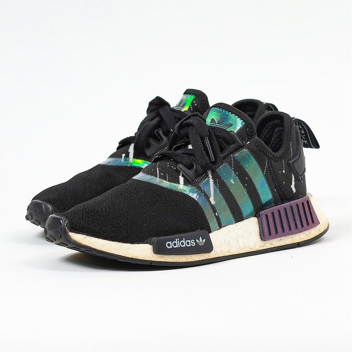 SEPATU ADIDAS NMD R1 W ( WOMEN ) BEKAS