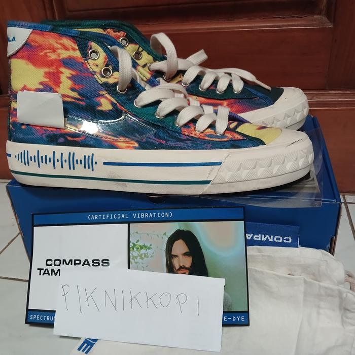 Compass X Tame Impala Spectrum 02