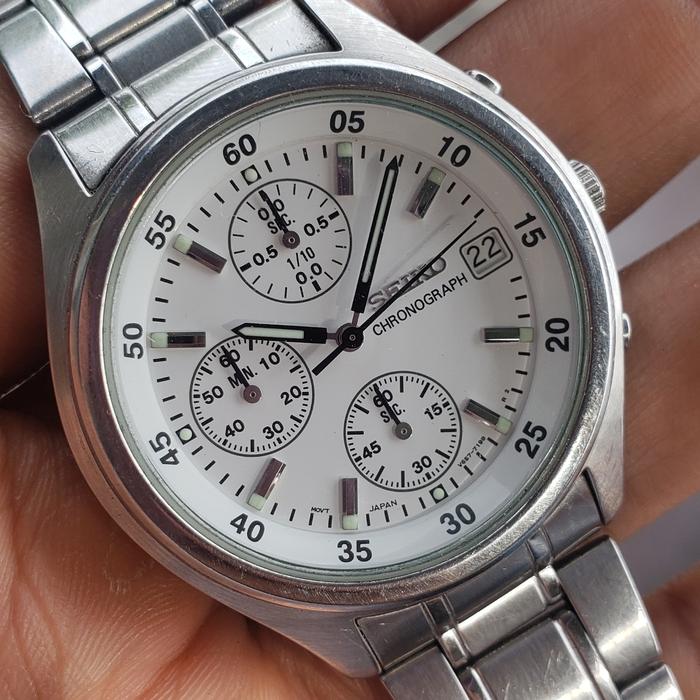 Seiko Chronograph Quartz V657-700 jam tangan pria Analog