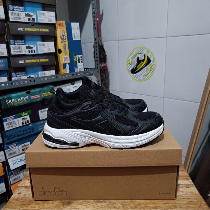 Diadora Karnisius Black Original
