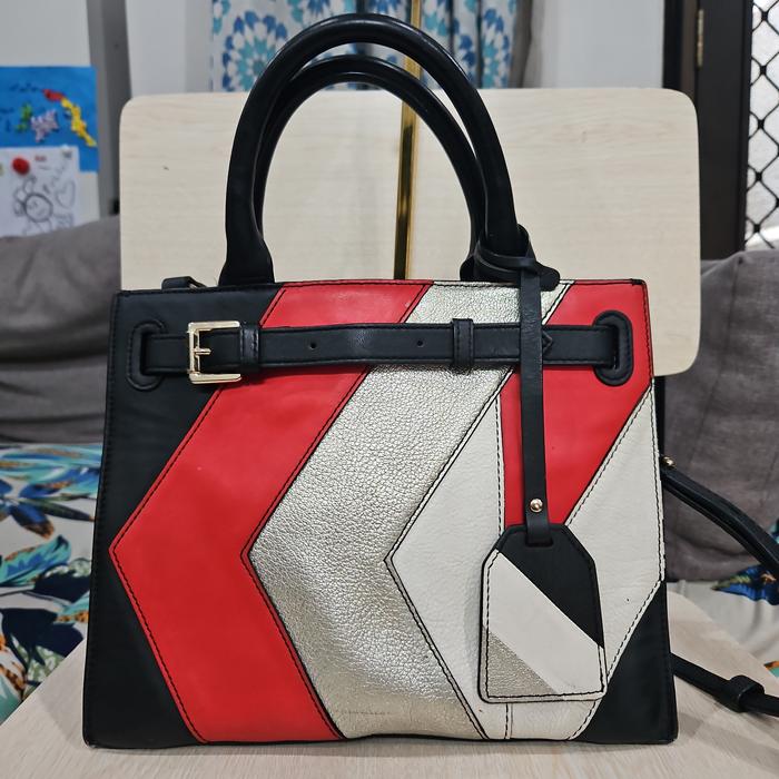 Preloved Sling Bag Gillivo Italy Leather