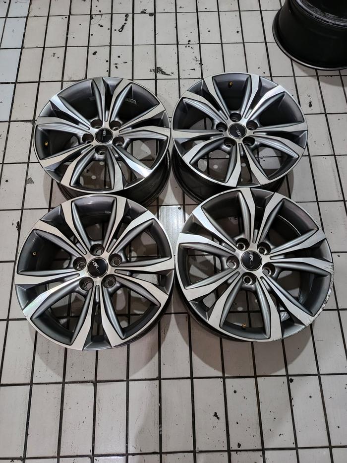 Velg Mobil Bekas KAWANUA(HSR) R17 Voxy Nav1 Camry Innova