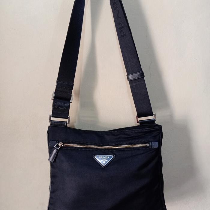 Preloved PRADA Tessuto Black Nylon Sling Bag