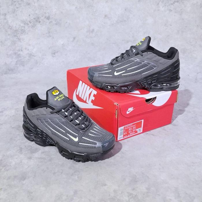 Sepatu Nike Air Max Plus 3 Anthracite Volt