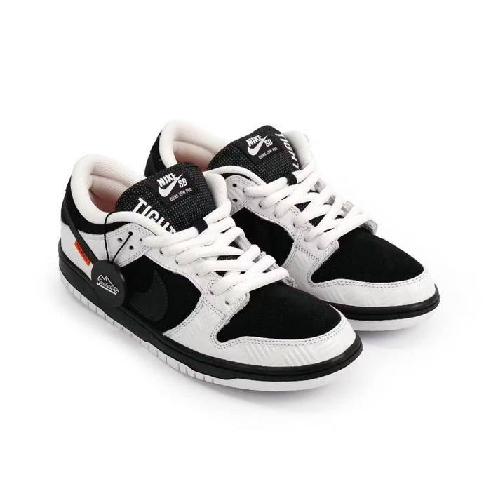 nike dunk low SB tightbooth