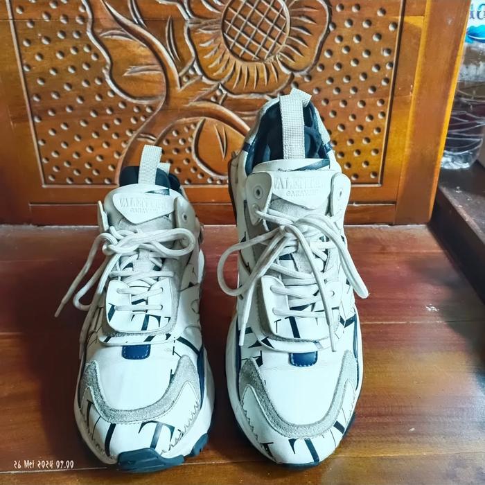 sepatu Sneakers valentino garavani original second