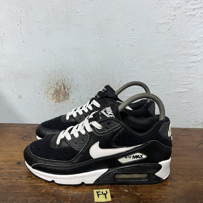 Sepatu second ori nike am 90 black white size 38