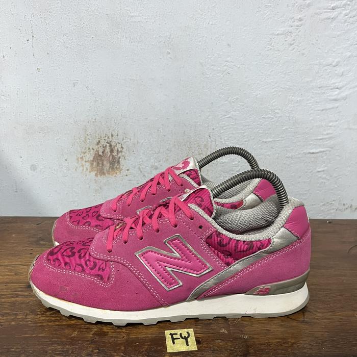 Sepatu second ori new balance 996 pink size 38