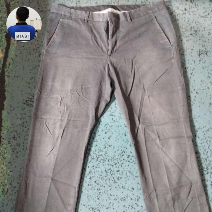 (Preloved) Celana Sayur Hitam Express Size 32